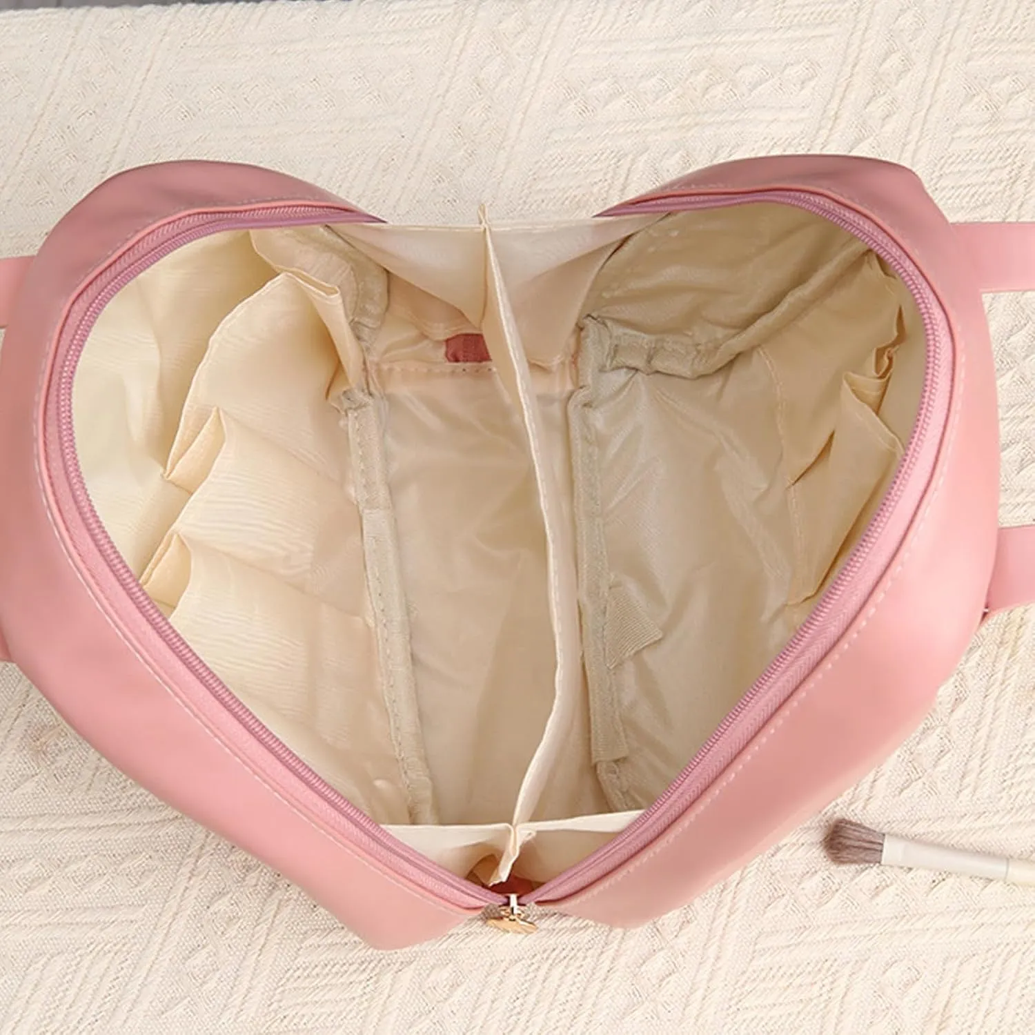Multi-layered Shell-Shaped Cosmetic Bag, Shell Shaped Makeup Bag with Compartments, Waterproof Portable (Brown)